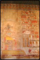 Wandmalereien im oberen Teil des Tempels
