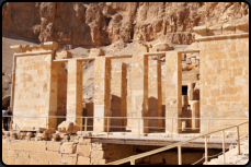 Fassade der Hathorkapelle