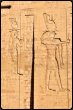 Detail vom 1. Pylon des Tempel von Edfu
