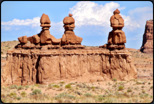Sandsteinfiguren vor dem Eingang zum State Park