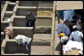 Waschbottiche in der  Open-Air-Wäscherei Mahalaxmi Dhobi Ghat