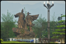 Denkmal des Präfekten Li Bing mit Sohn