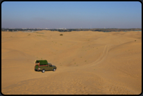 4 x 4 Transportwagen in den Sanddünen