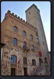Das Stadt-Museum mit dem "Torre Grossa"