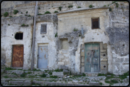 Eingänge zu Höhlenwohnungen in Sasso Caveoso