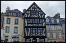 Häuserzeile in der "Rue de Mur" mit dem Herzogin Anne Haus