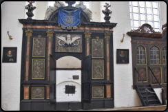 Schauwand Erbbegräbnis Tiede in der Grabkapelle St.-Marien-Kirche