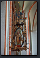 Marienleuchter mit Maria im Kranz der Engel von 1490