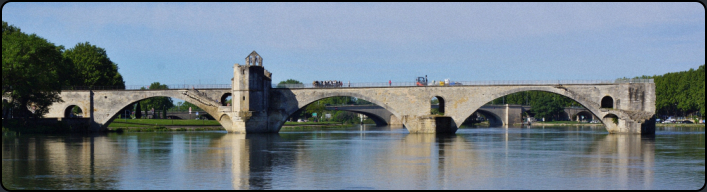 Die Brücke "Pont Saint-Bénézet" von Norosten gesehen