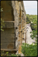 Blick auf die Pfeiler des Viaduct über den Fluß Gard ou Gardon