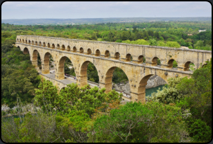 Blick auf das Viaduct "Pont-du-Gard"