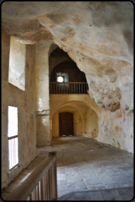 Das Innere der Felsenkirche "Saint Cristophe"