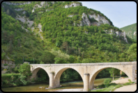 Brücke der D43 über den Fluss Tarn
