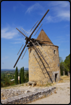 Die historische Windmühle von Saint Saturnin-les-Apt