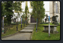 Alte Gräber rund um die Kreutzkirche