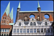 Fassade des Lübecker Rathaus am Markt