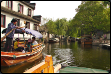Bootsfahrt auf den Kanälen von Zhouzhuang